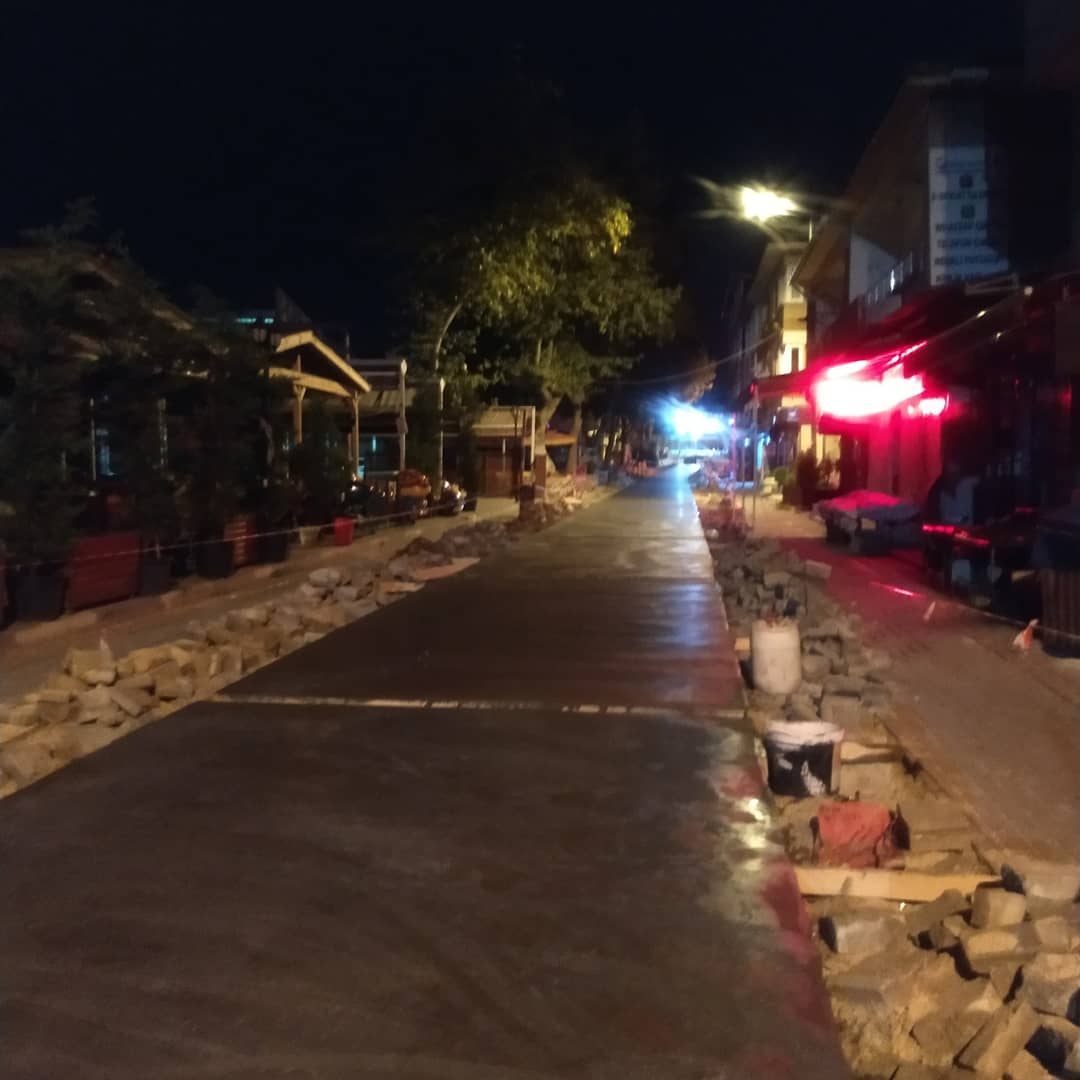 Saha Beton Dökümü Nedir? Kapsamlı Rehber ve Uygulama Aşamaları