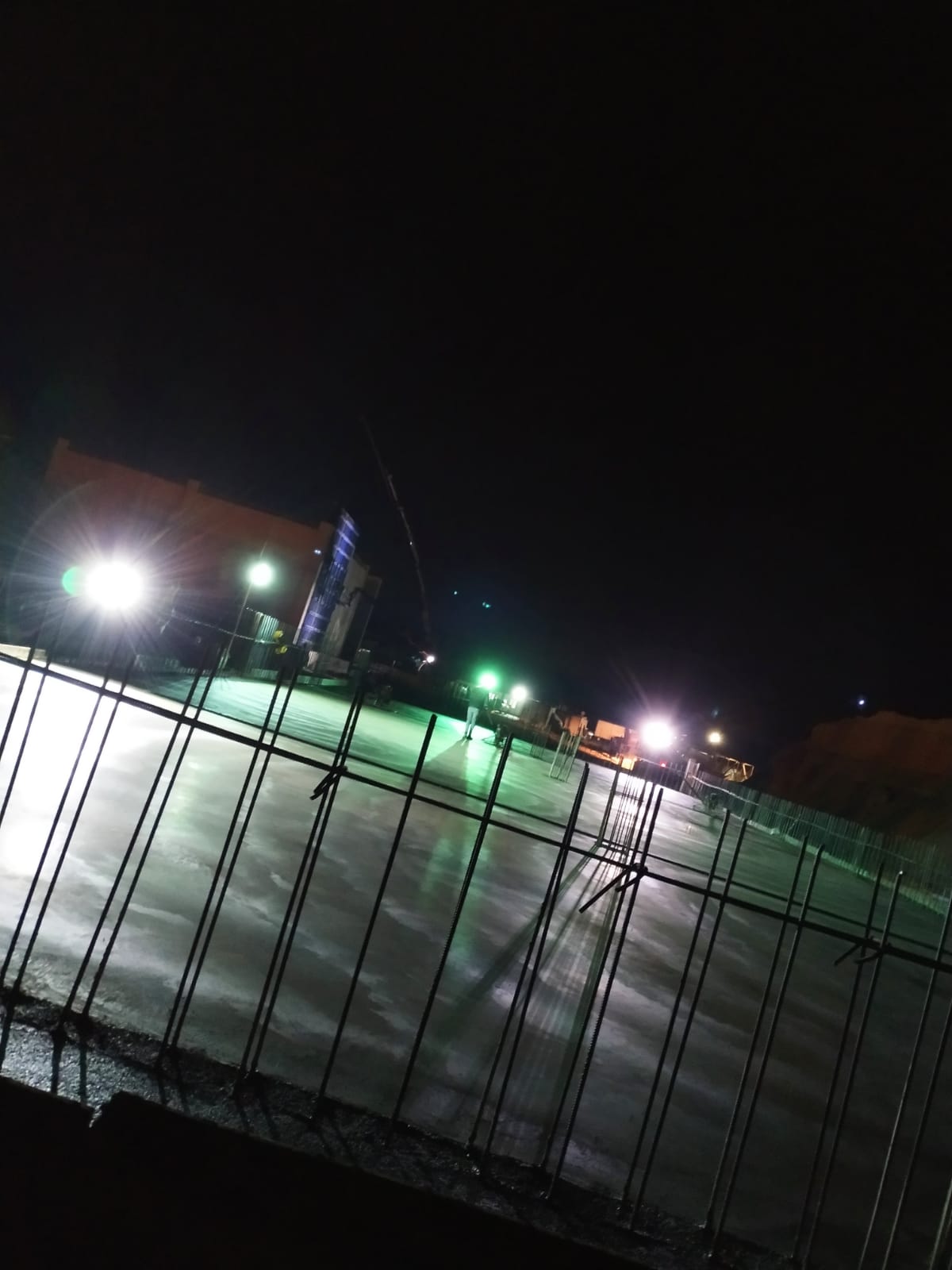 Ataşehir'de Profesyonel Saha Beton Dökümü: Zeminleriniz Güvenle Şekillensin