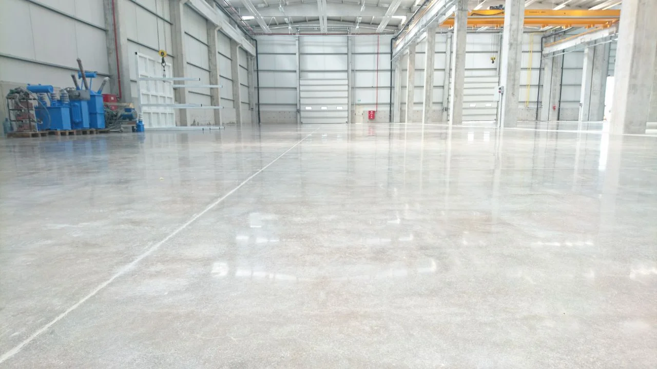 Esenler'de Beton Silim: Zeminlerinize Emplus Zemin Dokunuşuyla Yepyeni Bir Kimlik